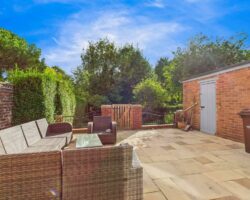 Warren Avenue, Knottingley